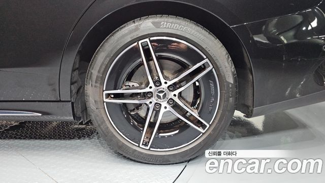 Mercedes-Benz E-Class (W214) E300 4MATIC AMG Line 2025 — фото 21