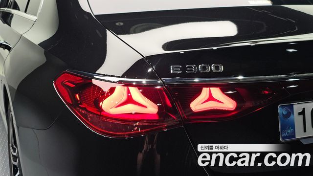 Mercedes-Benz E-Class (W214) E300 4MATIC AMG Line 2025 — фото 23