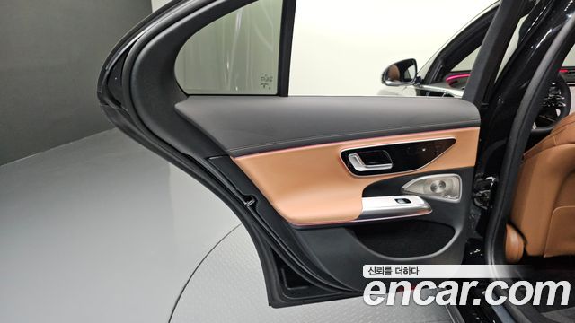 Mercedes-Benz E-Class (W214) E300 4MATIC AMG Line 2025 — фото 25