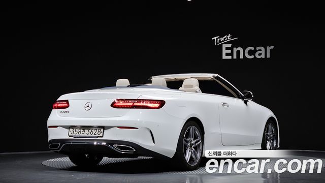 Mercedes-Benz E-Class (W213) E220d Cabriolet 2020 — фото 2