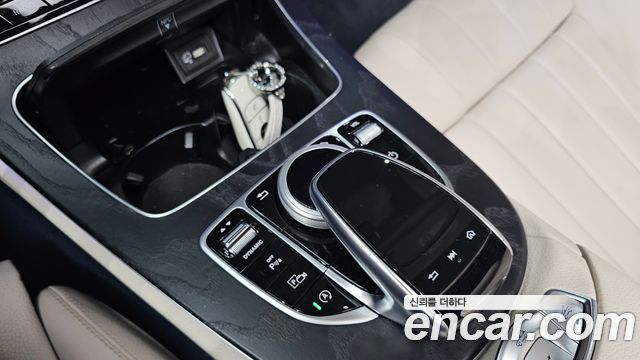 Mercedes-Benz E-Class (W213) E220d Cabriolet 2020 — фото 17