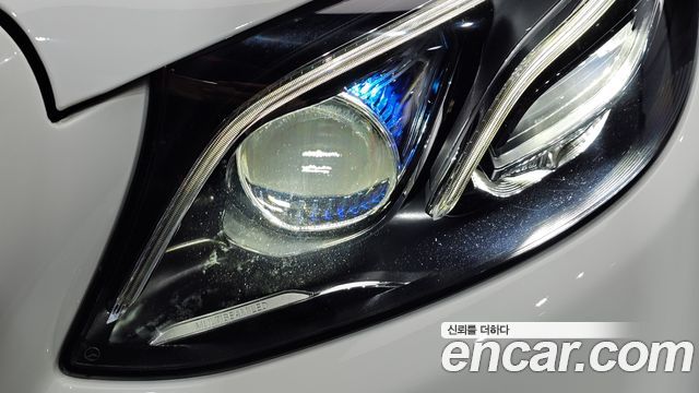 Mercedes-Benz E-Class (W213) E220d Cabriolet 2020 — фото 22