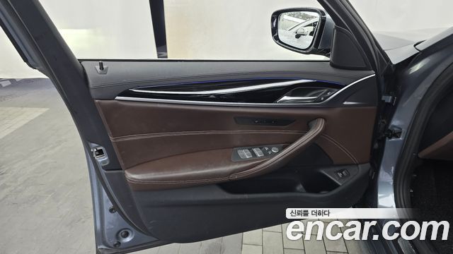 BMW 5 Series (G30) 530i xDrive M Sport Package Plus 2020 — фото 24