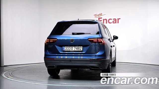 Volkswagen Tiguan Allspace 2.0 TDI Prestige 2020 — фото 4