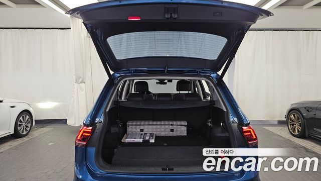 Volkswagen Tiguan Allspace 2.0 TDI Prestige 2020 — фото 20