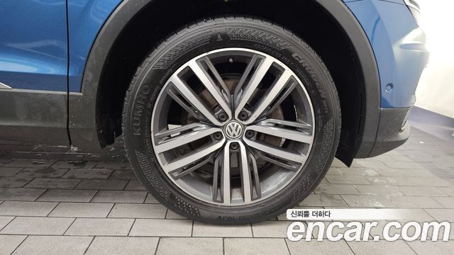 Volkswagen Tiguan Allspace 2.0 TDI Prestige 2020 — фото 21