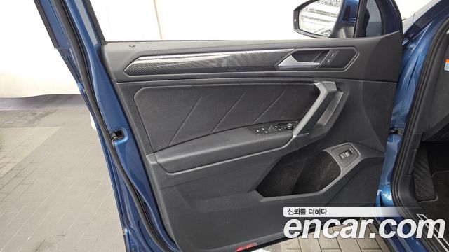 Volkswagen Tiguan Allspace 2.0 TDI Prestige 2020 — фото 24
