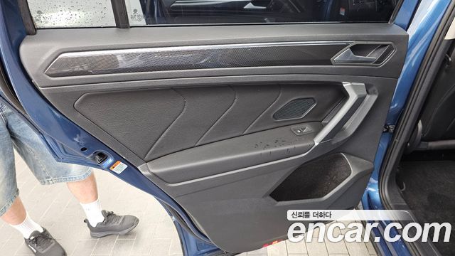 Volkswagen Tiguan Allspace 2.0 TDI Prestige 2020 — фото 25