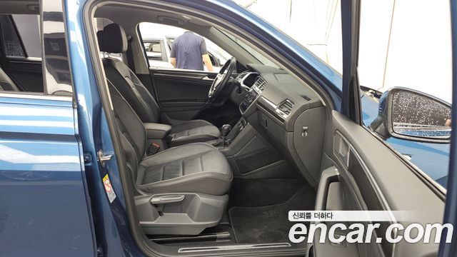 Volkswagen Tiguan Allspace 2.0 TDI Prestige 2020 — фото 26