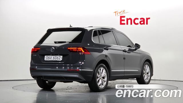 Volkswagen Tiguan (II) 2.0 TDI Premium 2018 — фото 2