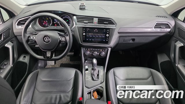 Volkswagen Tiguan (II) 2.0 TDI Premium 2018 — фото 7