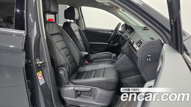Volkswagen Tiguan (II) 2.0 TDI Premium 2018 — фото 11