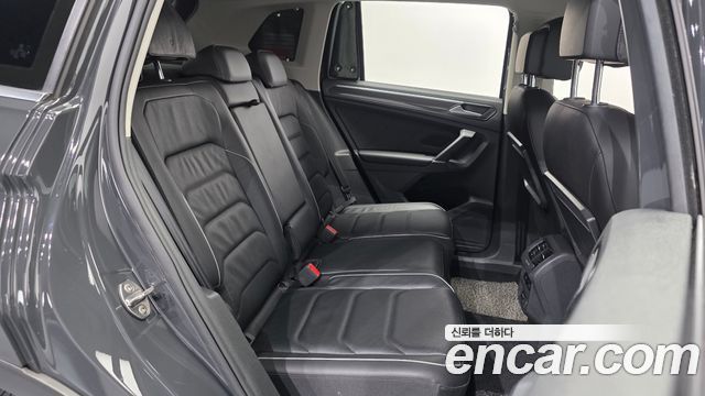Volkswagen Tiguan (II) 2.0 TDI Premium 2018 — фото 12