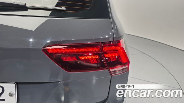 Volkswagen Tiguan (II) 2.0 TDI Premium 2018 — фото 23