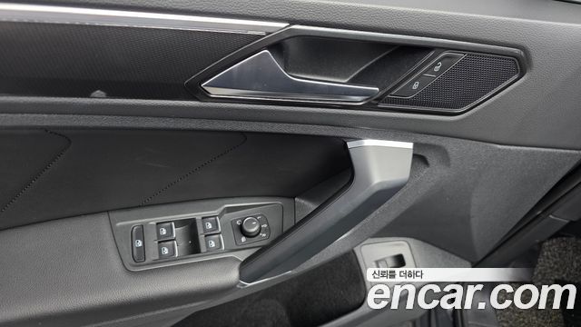 Volkswagen Tiguan (II) 2.0 TDI Premium 2018 — фото 29