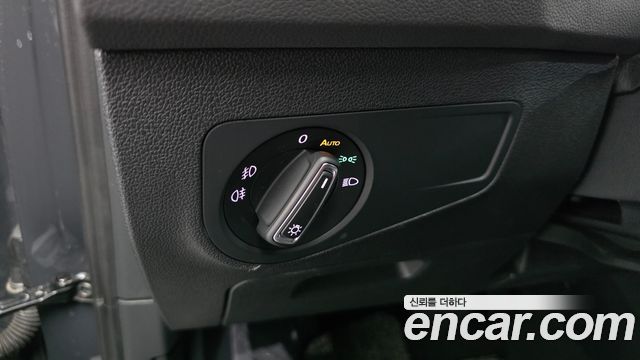 Volkswagen Tiguan (II) 2.0 TDI Premium 2018 — фото 31