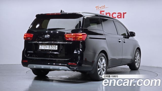 Kia Carnival 9-Seater Prstige 2020 — фото 2