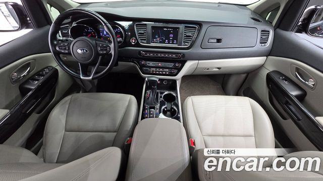 Kia Carnival 9-Seater Prstige 2020 — фото 7