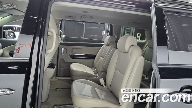 Kia Carnival 9-Seater Prstige 2020 — фото 12