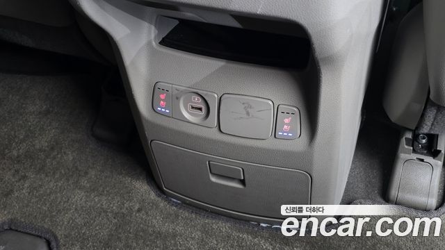 Kia Carnival 9-Seater Prstige 2020 — фото 18
