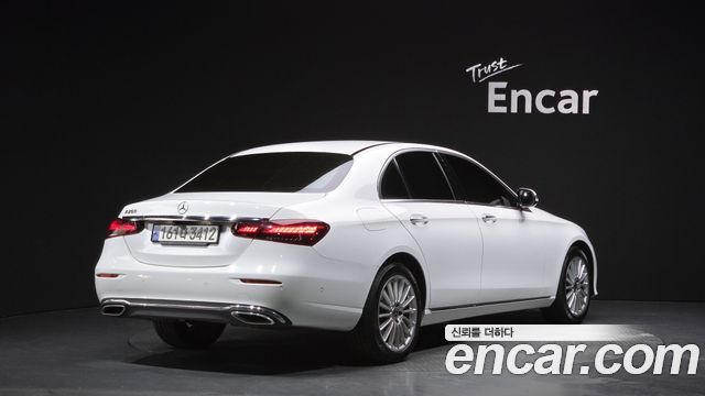Mercedes-Benz E-Class (W213) E250 Exclusive 2021 — фото 2