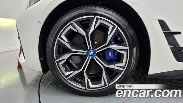 BMW i4 eDrive40 M Sports Pro 2022 — фото 5