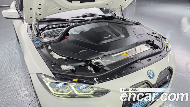 BMW i4 eDrive40 M Sports Pro 2022 — фото 6
