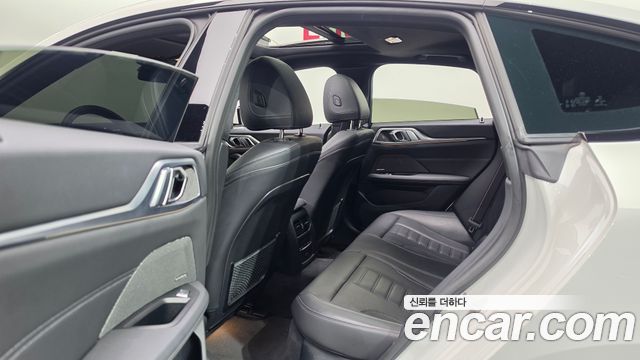 BMW i4 eDrive40 M Sports Pro 2022 — фото 11