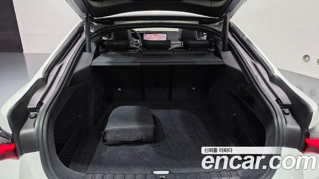 BMW i4 eDrive40 M Sports Pro 2022 — фото 16