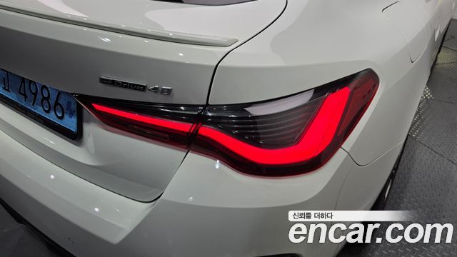 BMW i4 eDrive40 M Sports Pro 2022 — фото 23