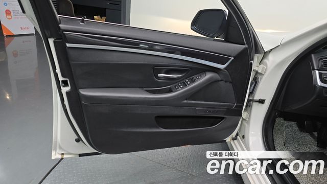 BMW 5 Series (F10) 520d 2014 — фото 30