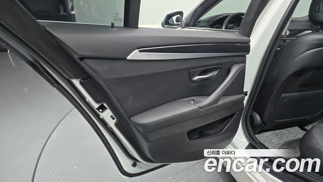 BMW 5 Series (F10) 520d 2014 — фото 31