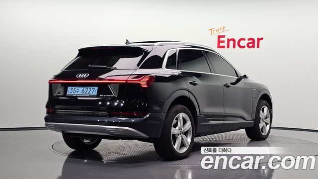 Audi e-tron 50 Quattro 2021 — фото 2