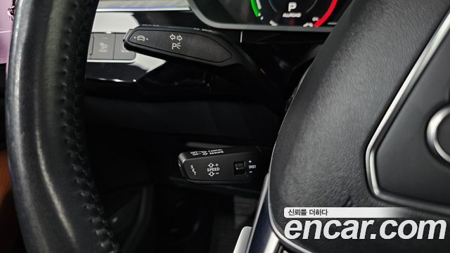 Audi e-tron 50 Quattro 2021 — фото 18