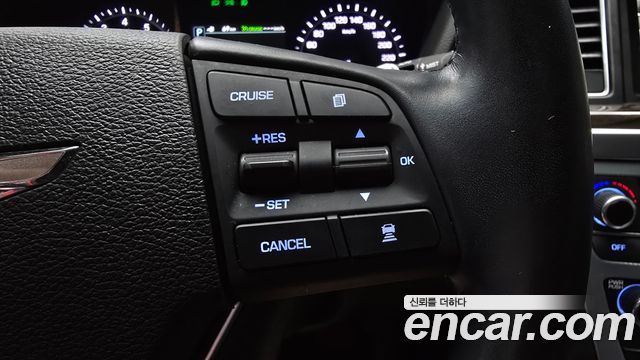 Genesis G80 3.3 GDI AWD Luxury 2017 — фото 16