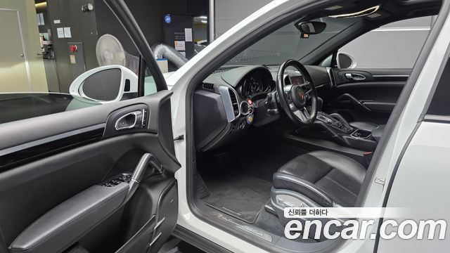 Porsche Cayenne 3.0 Diesel Platium Edition 958 2017 — фото 10