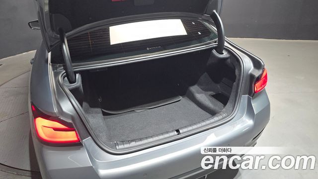 BMW 5 Series (G30) 530i M Sport Package 2023 — фото 31