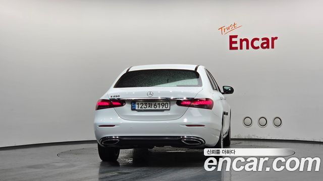Mercedes-Benz E-Class (W213) E250 Exclusive 2021 — фото 4