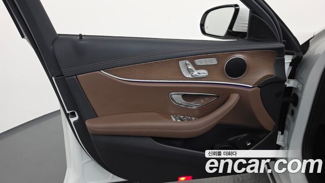Mercedes-Benz E-Class (W213) E250 Exclusive 2021 — фото 24