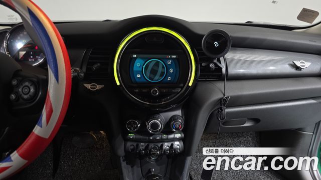 MINI Cooper Standard Third Generation 2021 — фото 13