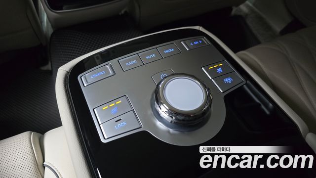 Genesis G80 (RG3) Gasoline 2.5 Turbo AWD 2026 — фото 31