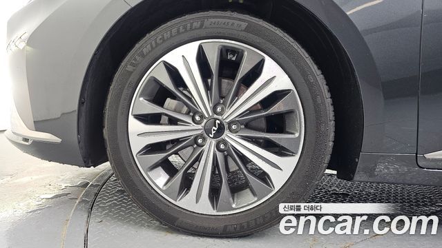 Kia K8 Hybrid Signature 2022 — фото 5