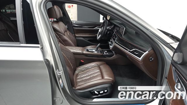 BMW 7 Series (G11) 730d xDrive M Sport 2021 — фото 11