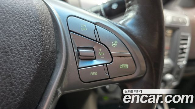 KG Mobility (SsangYong) Korando Turismo 4WD RX 11-seater 2016 — фото 17