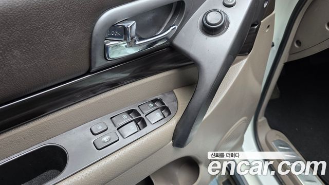 KG Mobility (SsangYong) Korando Turismo 4WD RX 11-seater 2016 — фото 18
