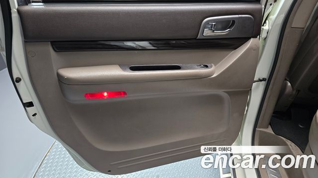 KG Mobility (SsangYong) Korando Turismo 4WD RX 11-seater 2016 — фото 25