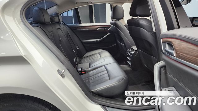 BMW 5 Series (G30) 530i Luxury Plus 2019 — фото 11