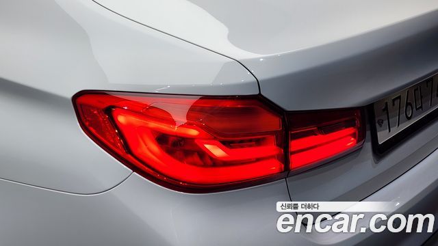 BMW 5 Series (G30) 530i Luxury Plus 2019 — фото 23