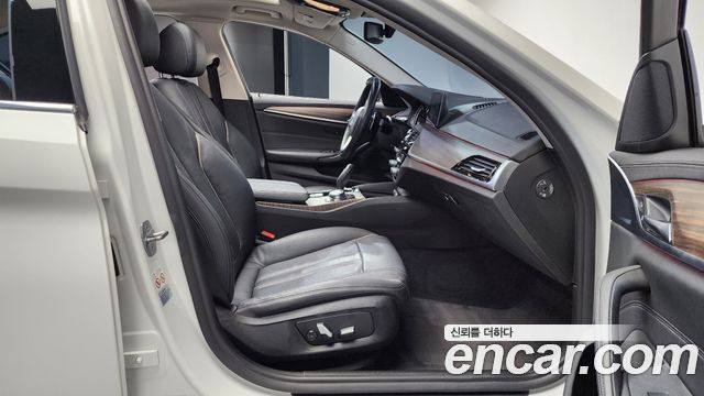 BMW 5 Series (G30) 530i Luxury Plus 2019 — фото 26