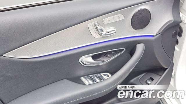 Mercedes-Benz E-Class (W213) E300 Avantgarde 2019 — фото 19